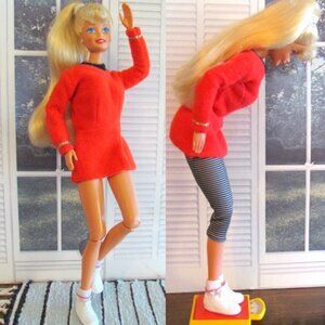 BARBIE, ARTICULATED, LONG BLONDE PONYTAIL, CHEERLEADER & GYM CLOTHES, SWEATER ++